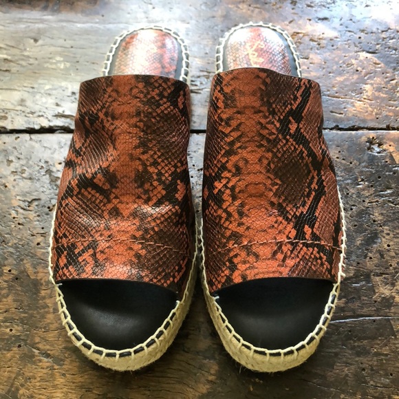 Splendid Thaddeus Slip on in Brick size 10 - Picture 1 of 8